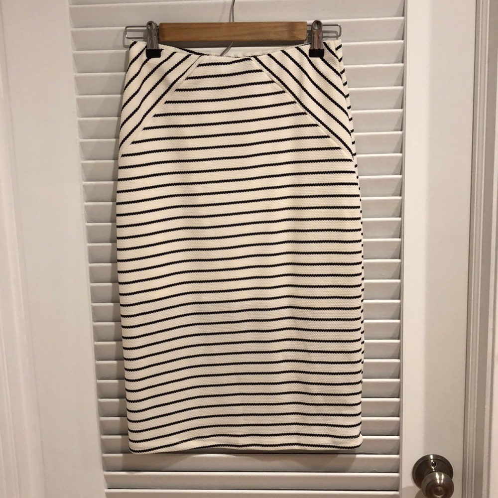 Black and white striped pencil skirt